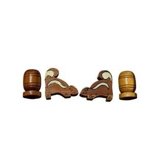 VTG Hand Carved Wood‎ Skunk Salt Pepper Shakers St. Louis MO Kitchen Souvenir